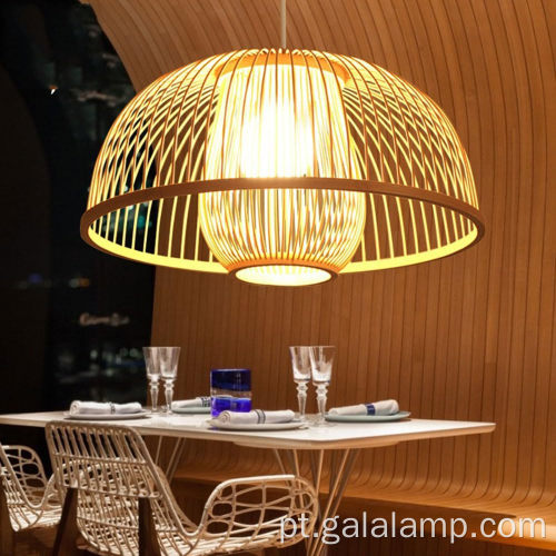 Luz pendente de bambu com cúpula de camada dupla